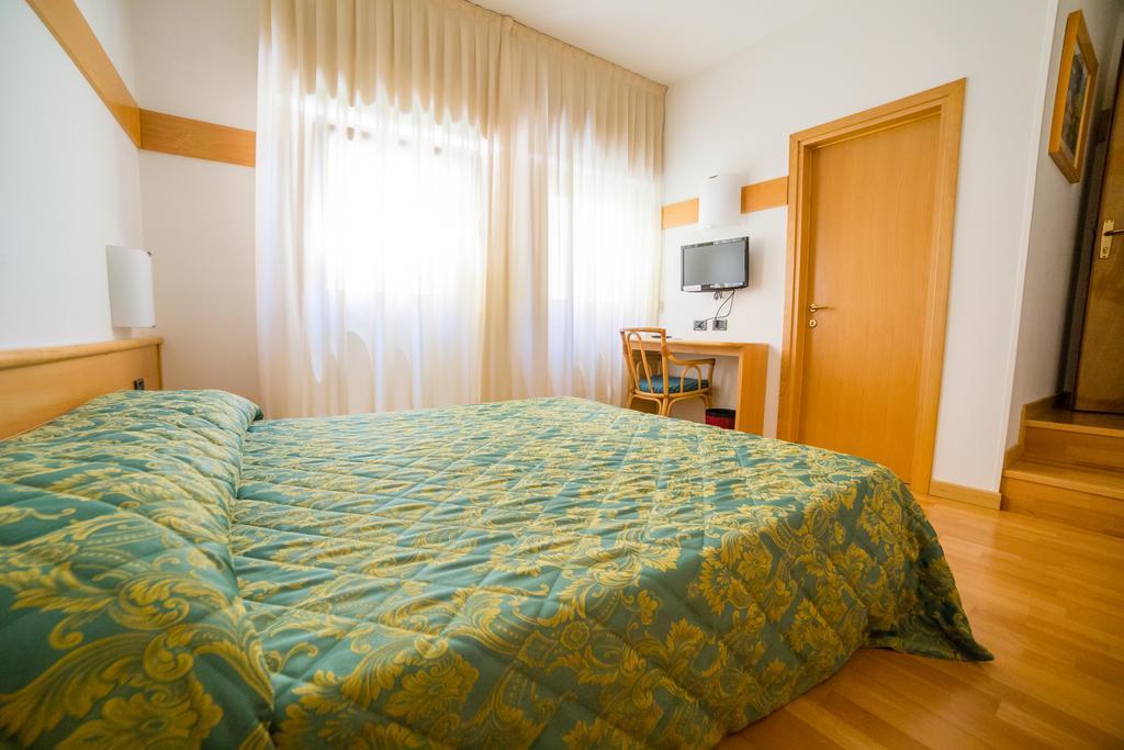Albergo Benito Ponte nell'Alpi Bagian luar foto